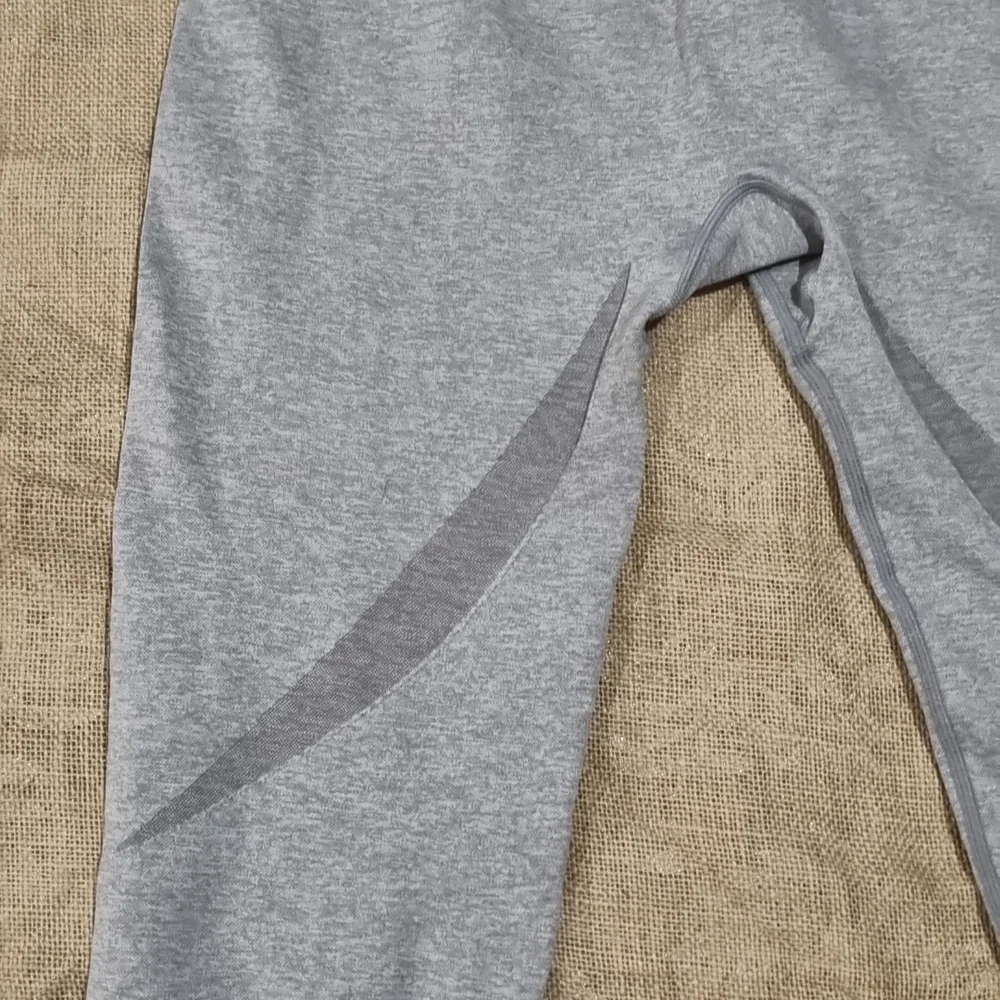 Echt grey active wear size med approx size  12 - Picture 6 of 7